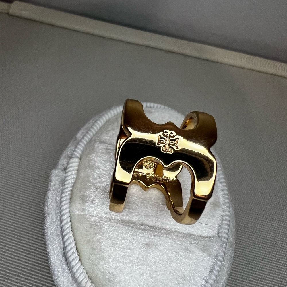 Tory Burch Gemini Link Gold Band Ring. Size 7.